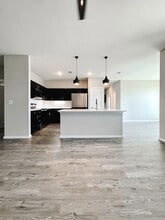 Building Photo - 305 W Fm 1187