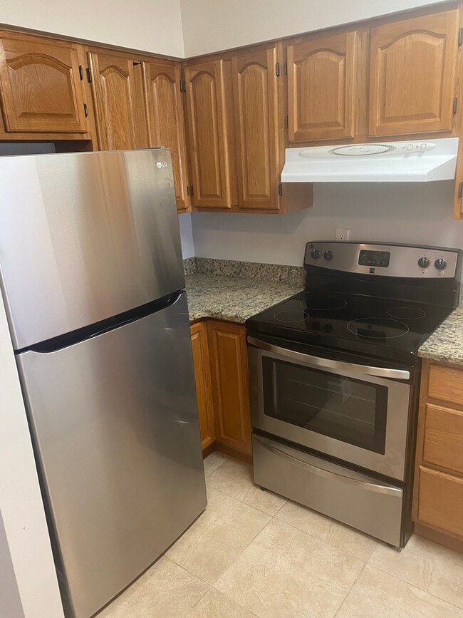 Kitchen - 700 Magnolia Ave