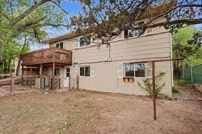 Foto del edificio - 1117 Cooper Ave