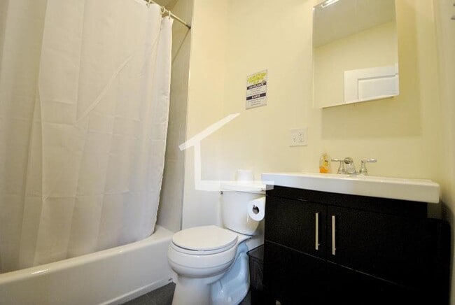 Building Photo - 6 Larose Pl