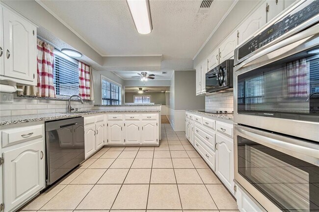 Foto del edificio - 408 Shoreview Dr