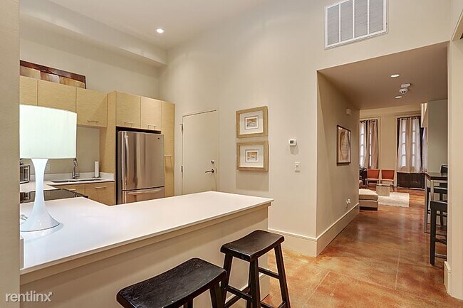Foto del edificio - 1 br, 1 bath Townhome - 417 Gravier St