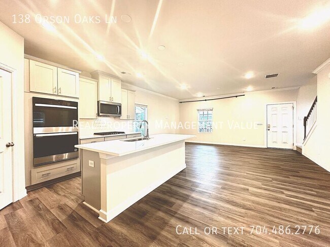 Foto del edificio - 138 Orson Oaks Ln