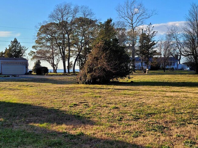 Building Photo - 31449 Sunset Dr