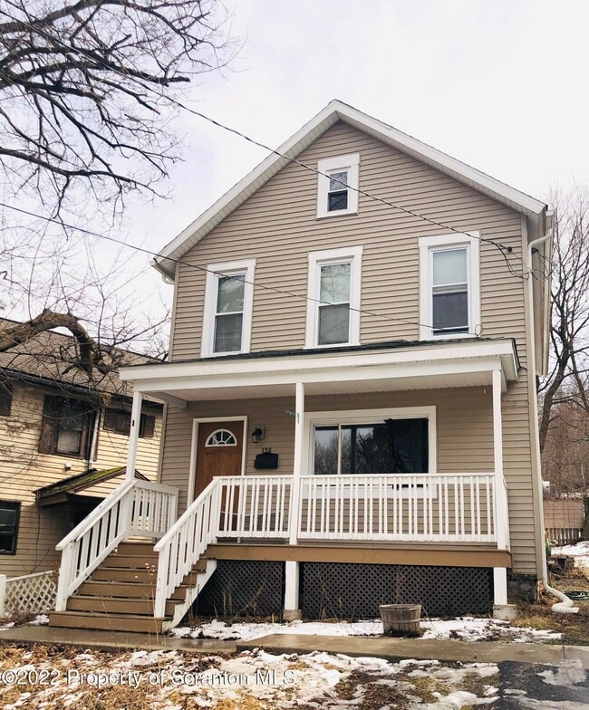 Building Photo - 176 Belmont St