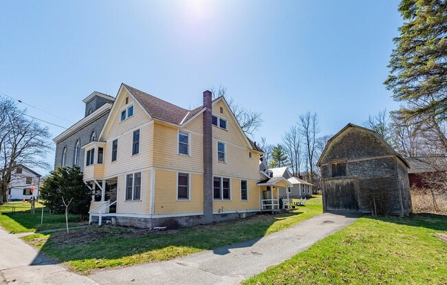 Building Photo - 2755 Essex Rd