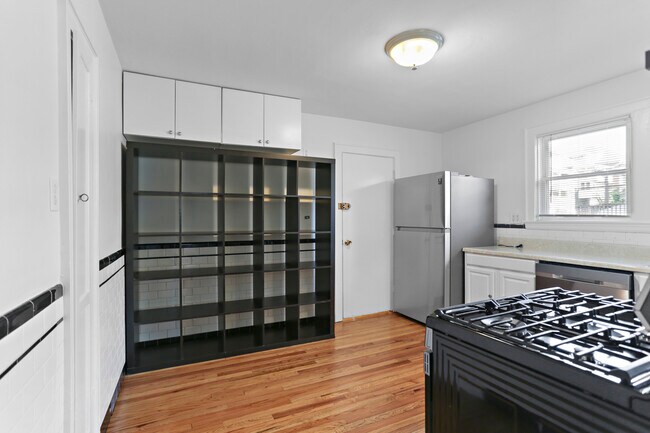 Building Photo - 43 Hatherly Rd