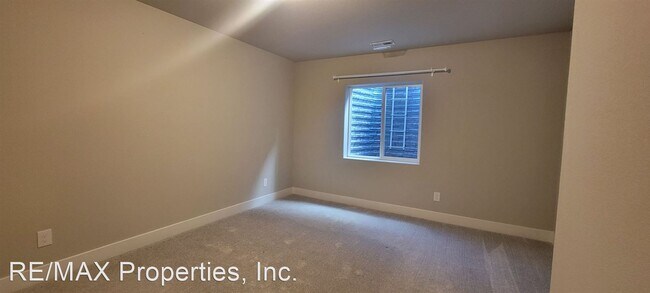 Building Photo - 5 br, 3.5 bath House - 2832 Namib Dr