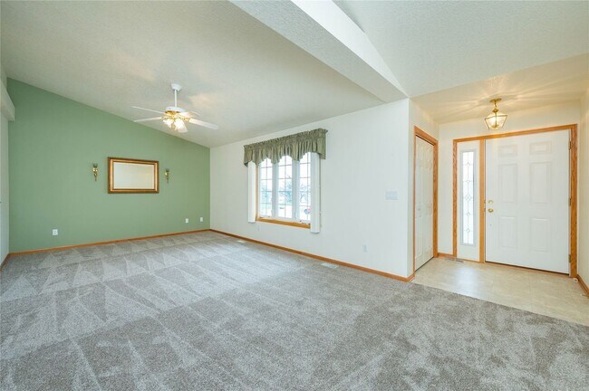 Building Photo - 724 S 11th St