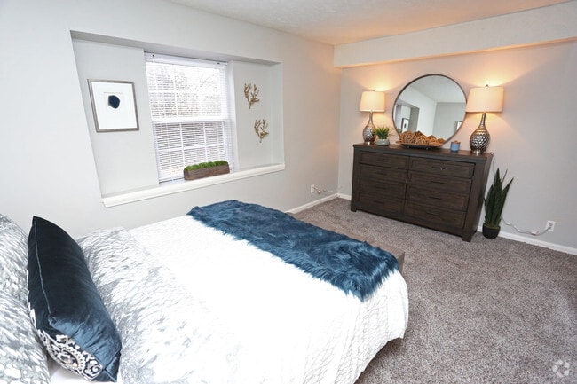 1BR, 1BA - 800 SF - Bedroom - Breckinridge Apartments