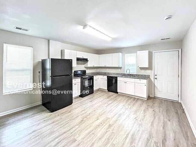 Foto del edificio - 915 Ridge Ave NW