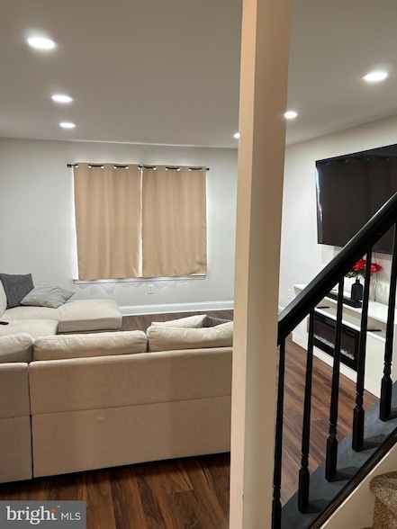 Building Photo - 430 Whitman Ln