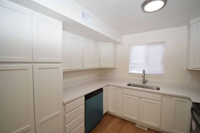 Building Photo - 4451 Dean Cir