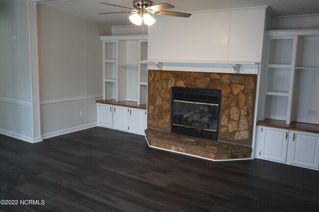 Building Photo - 130 Woodhaven Dr