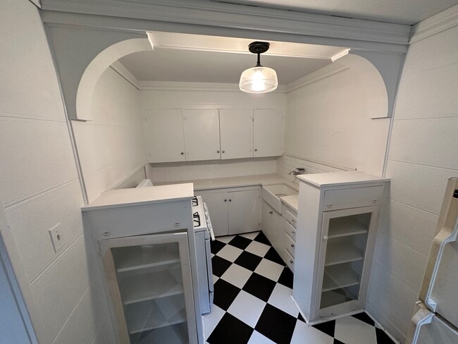 Building Photo - 2229 Northwest Everett Street