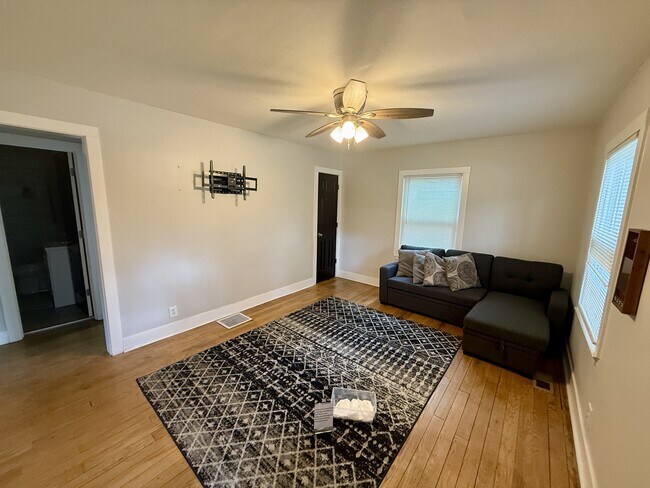 Foto del edificio - 2647 McGuffey Rd