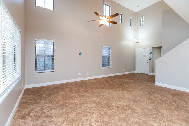 Building Photo - 354 E Bradstock Way