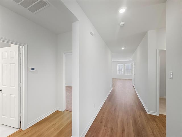 Foto del edificio - 663 Saxony Dr