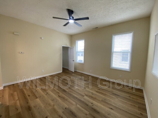Foto del edificio - 946 W North St