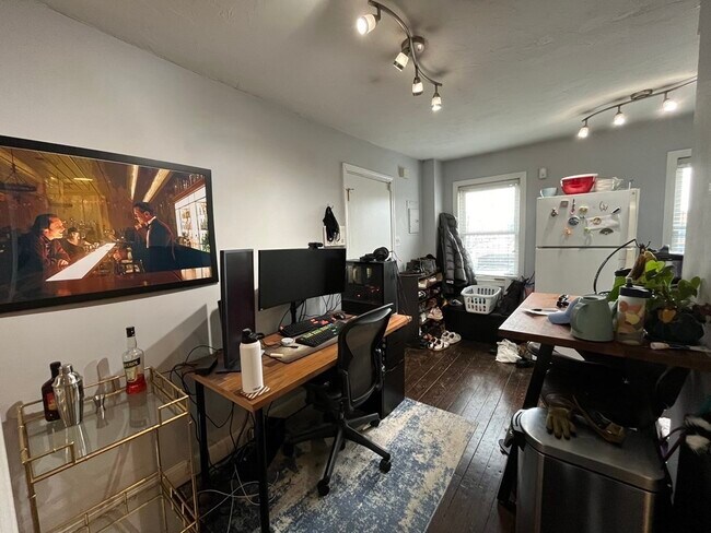 Foto del edificio - 541 E 1st St