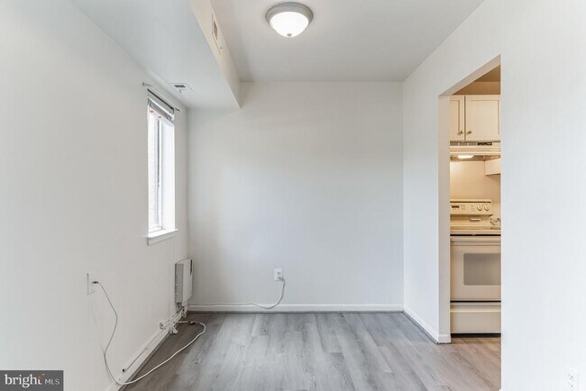 Foto del edificio - 7598 Gales Ct