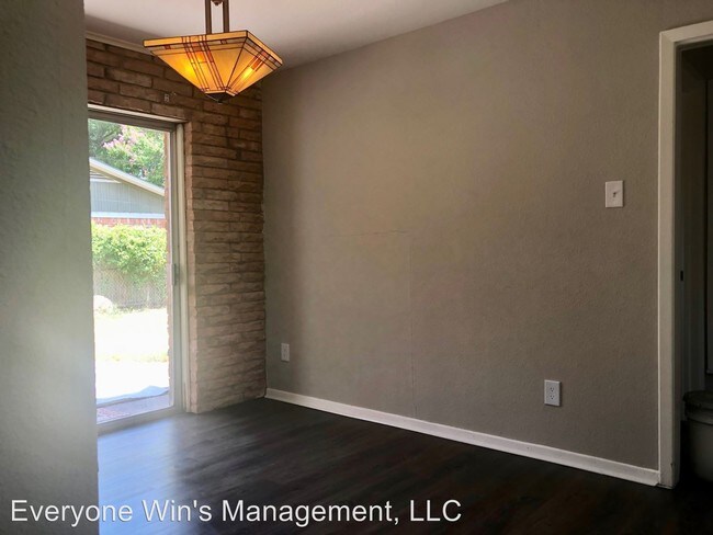 Foto del edificio - 4 br, 2 bath House - 1530 Bryant Street