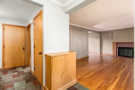 Foto del edificio - 109 E Riverglen Dr