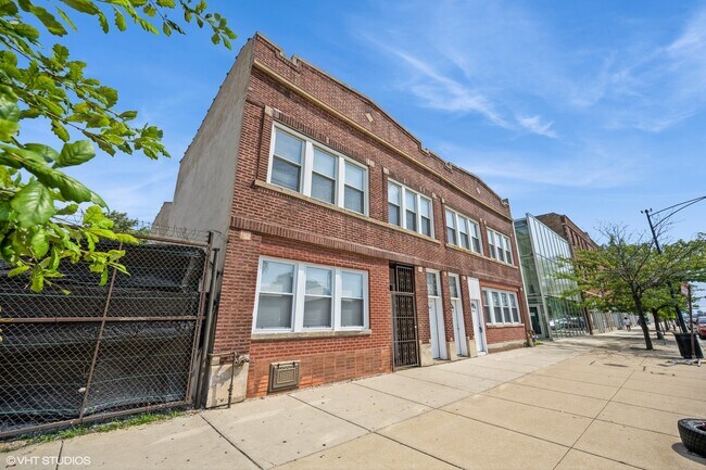 Foto del edificio - 5026 W Madison St