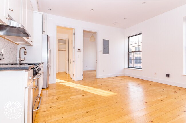 Foto del edificio - 167 N 6th St