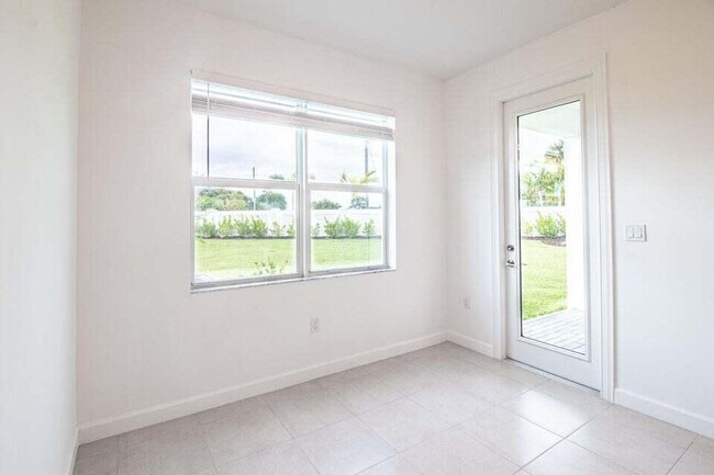 Building Photo - 4819 Navali Dr