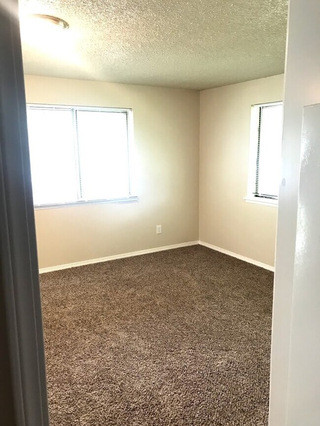 Foto del edificio - 334 S 3rd St