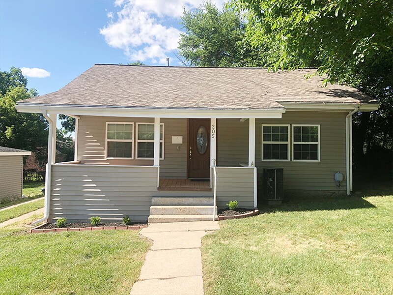 Primary Photo - 205 E 3rd St
