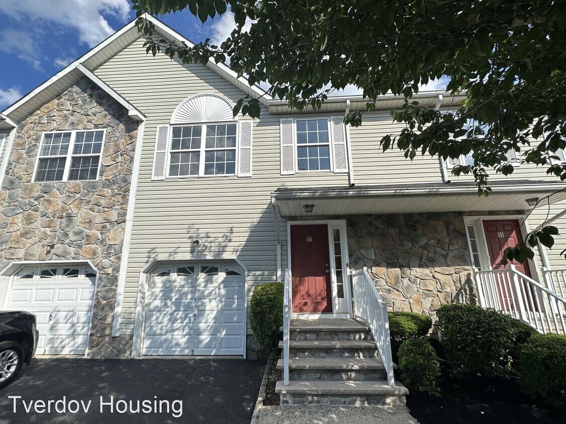 Primary Photo - 3 br, 2.5 bath House - 52 Victoria Drive