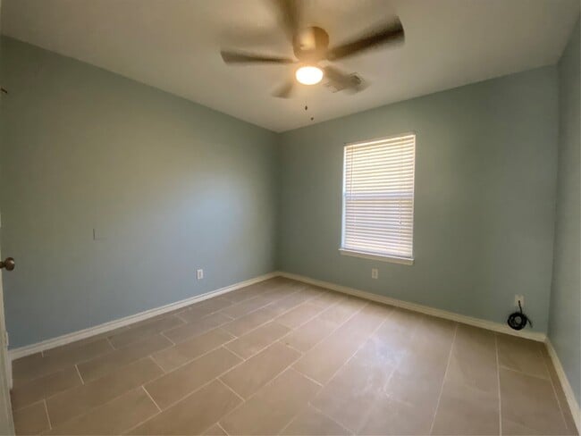 Building Photo - 10662 Royal York Dr