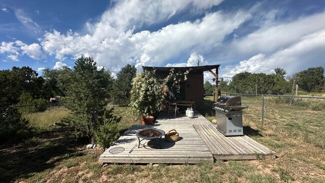 Casita Backyard and Deck - 4210 Ravine Rd