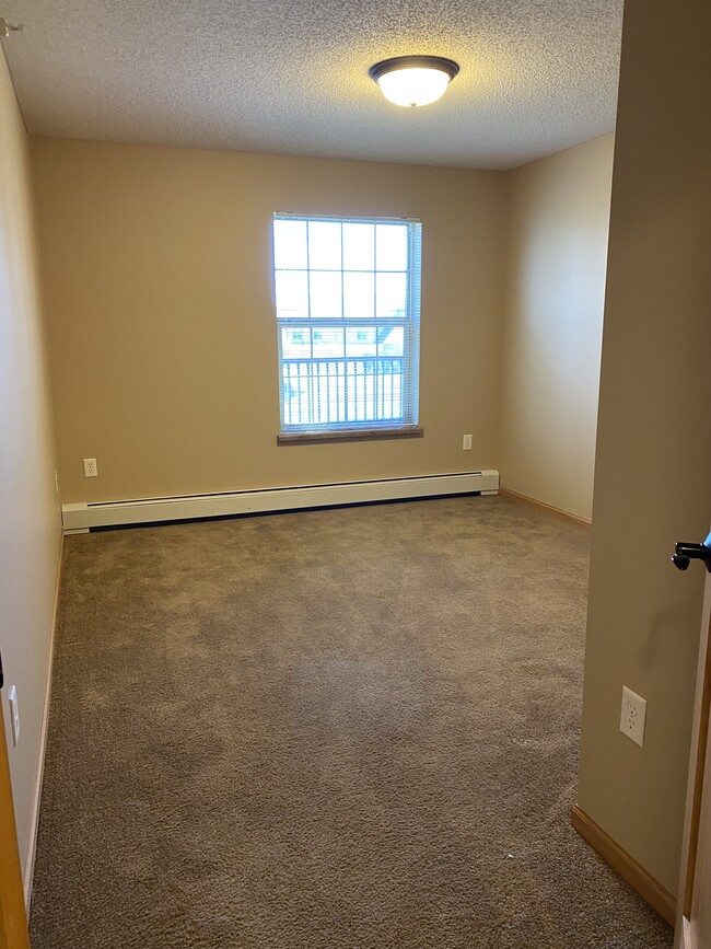 2B 1B 2nd Bedroom - Kensington