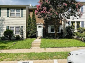 Building Photo - 2955 Lexington Ct