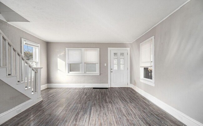 Foto del edificio - 778 Eleanor St NE