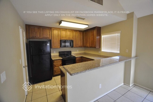 Building Photo - 10246 N 66th Ave