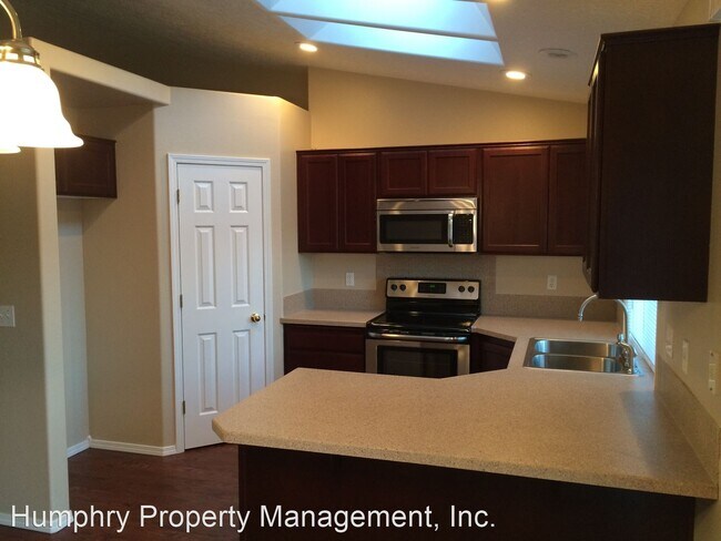 Building Photo - 3 br, 2 bath House - 4486 N. Lusitano Ave.