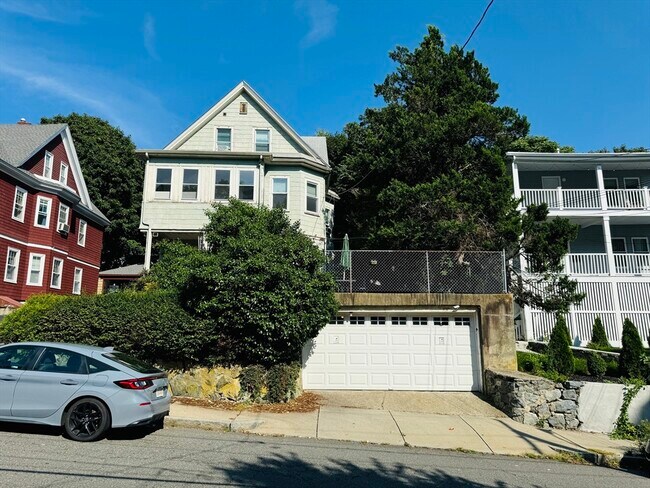 Building Photo - 133 Mt Vernon St