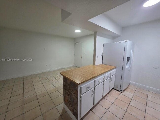 Building Photo - 800 SW 129th Pl