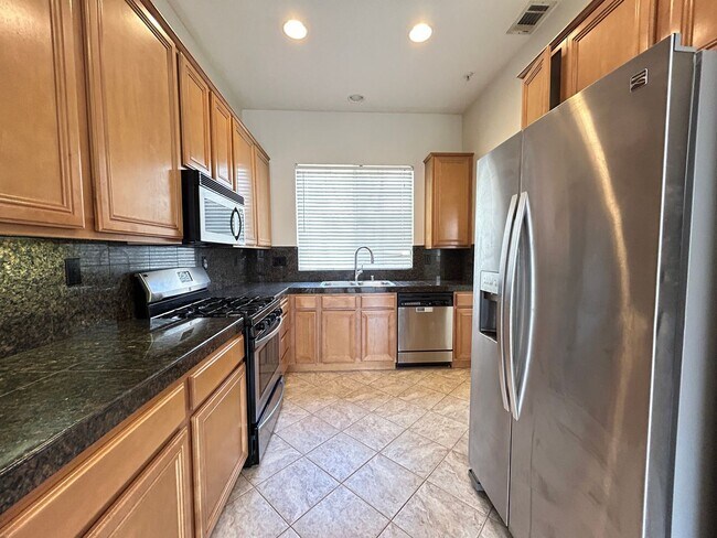 Foto del edificio - 2834 Ballesteros Ln