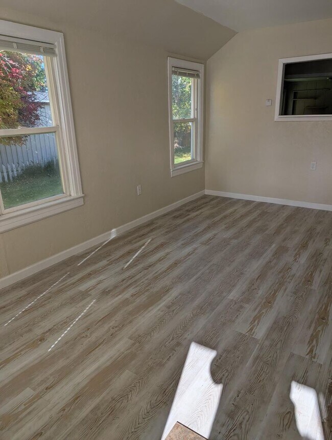 Foto del edificio - 2 Bedroom 1 Bath- Home