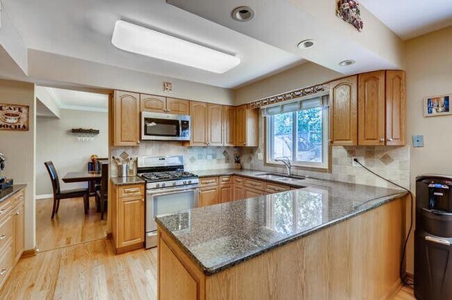 Building Photo - 4210 Portage Ln