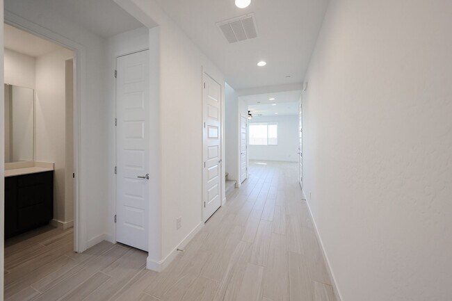 Foto del edificio - 4 Bedroom plus Loft in Mystic