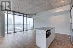 Building Photo - 95 Bathurst St