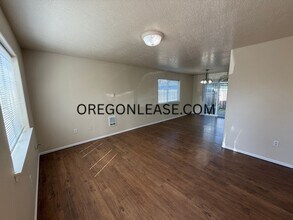 Building Photo - 270 S 41st Pl