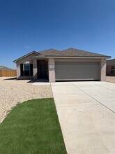 Building Photo - 2145 Langford Ave