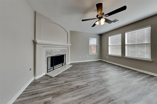 Foto del edificio - 31710 Royal Woods Ct